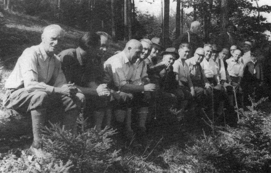Rast bei der Herrenwanderung 1962 (links Dr. Wilhelm Springer; Vierter von links Ludwig Akstaller)